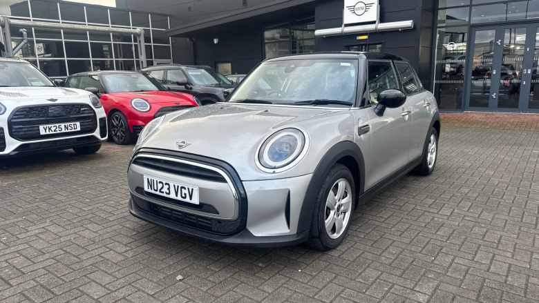 MINI Hatchback 1.5 Cooper Classic Premium 5dr Auto Petrol Hatchback